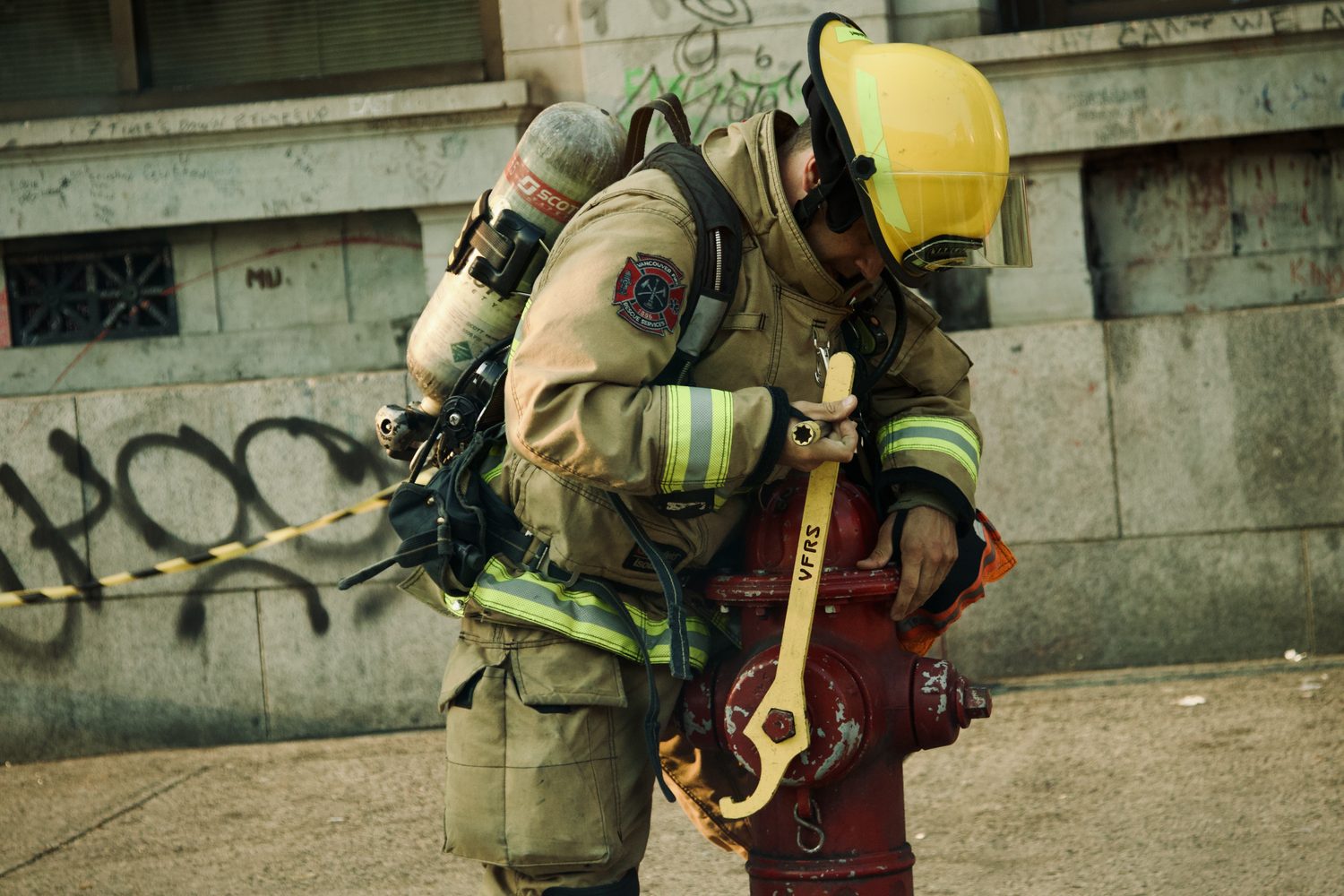 Hydrant, mid-shift